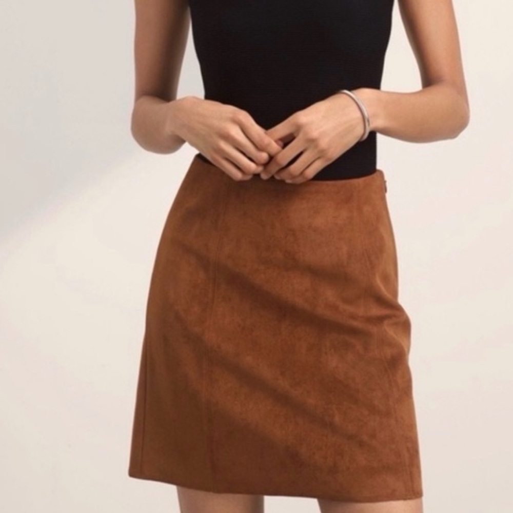 Aritzia Babaton The Modern Faux Suede Camel Mini skirt